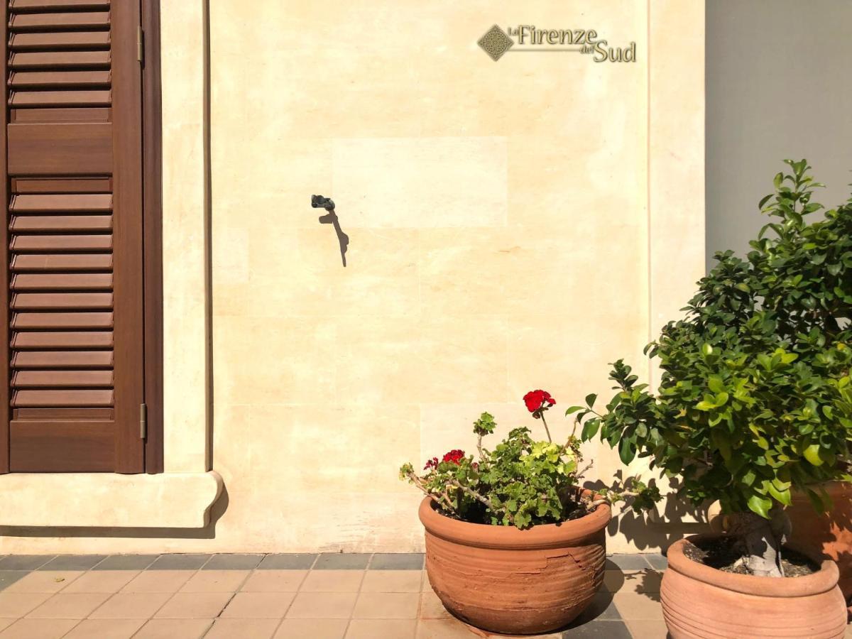 La Firenze Del Sud Panzió Lecce Kültér fotó